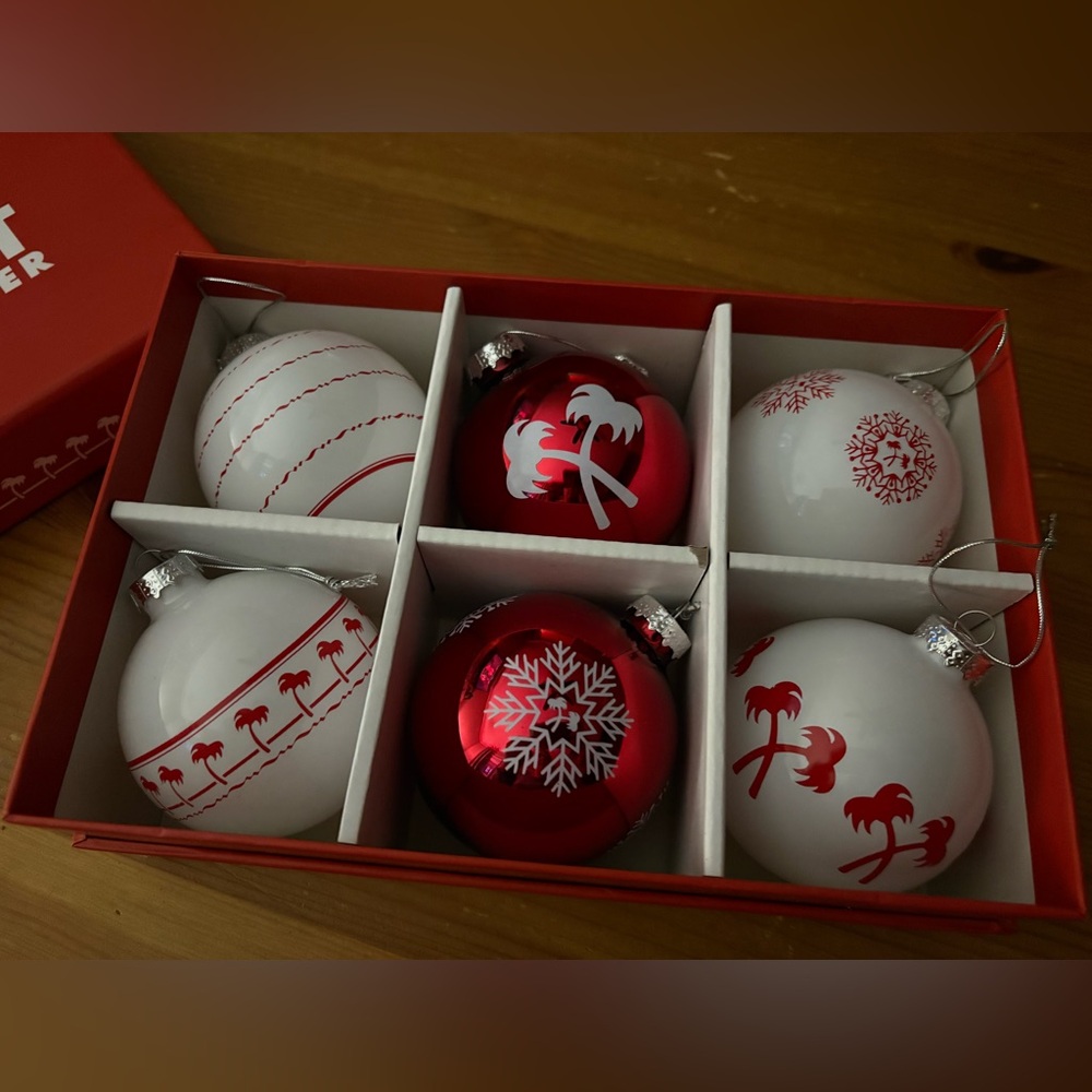Rare In-N-Out Burger set of 6 Christmas ornaments in original box